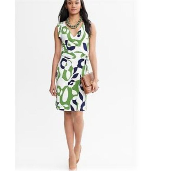 Banana Republic Dresses & Skirts - Banana Republic Geometric Preppy Twee Knee Length Wrap Dress Green/White Large
